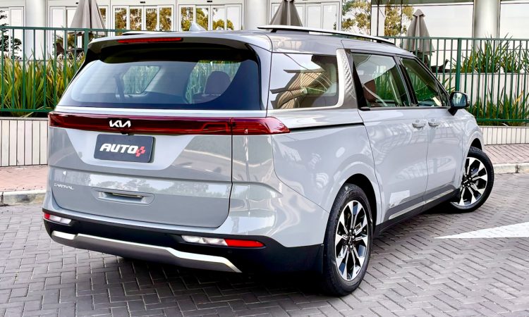 Kia Carnival [Auto+ / João Brigato]