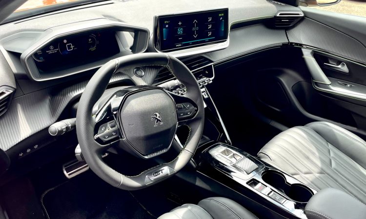 Peugeot e-2008 [Auto+ / João Brigato]