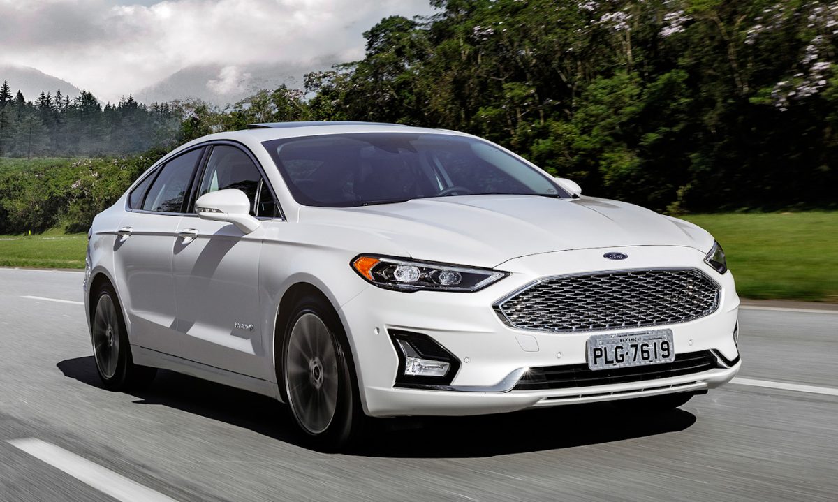 Ford Fusion Titanium Hybrid 2019 [divulgação]