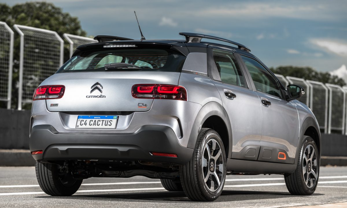 Citroën C4 Cactus 2024 parado de traseira