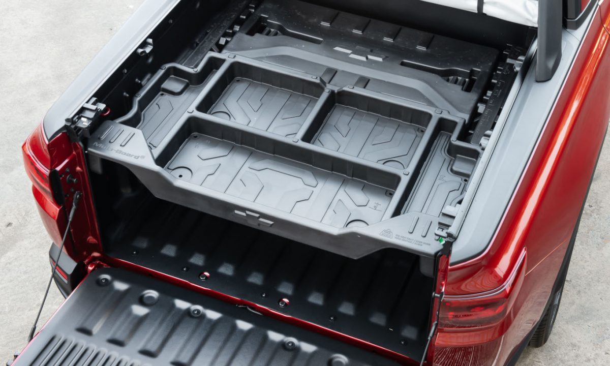 A caçamba da caminhonete Chevrolet Montana pode receber divisórias para ajudar na organização da carga