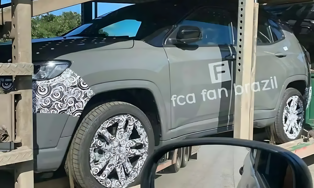Flagra Jeep Compass 2.0 Hurricane [reprodução/FCA Fan]