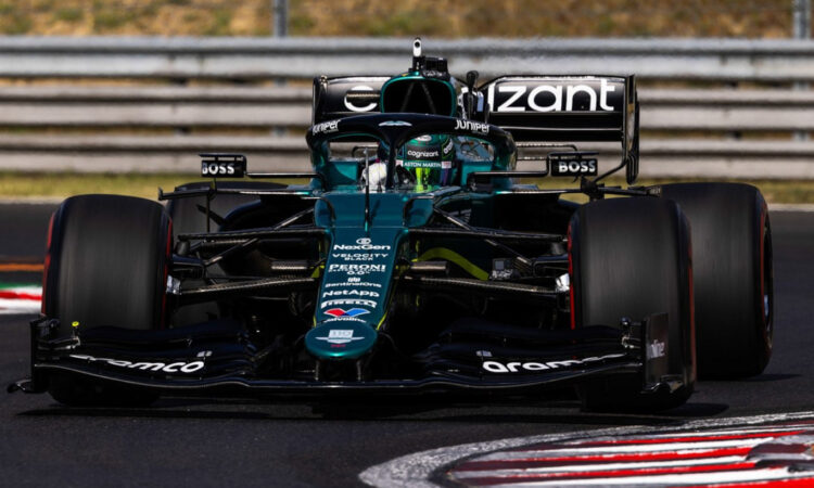 Jessica Hawkins testa Aston Martin F1 [divulgação]