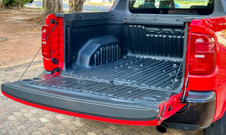 [Auto+ / João Brigato]