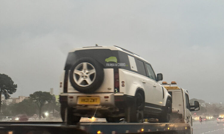 Land Rover Defender 110 híbrido [Falando de Carro]