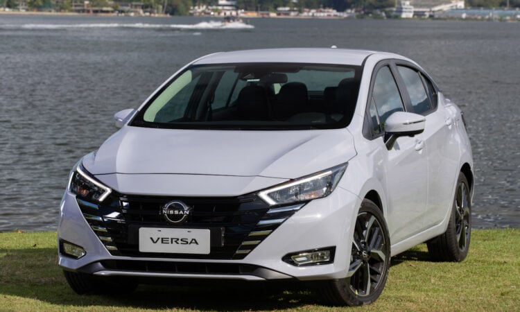 Nissan Versa [divulgação]