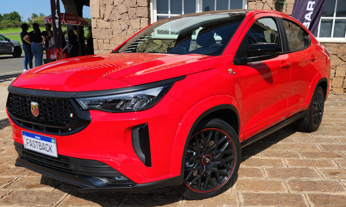 Fastback Abarth [Leo Alves / Auto+]