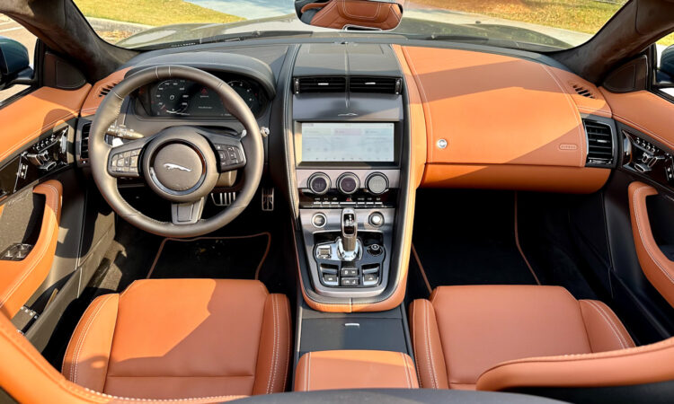 Jaguar F-Type 75 [Auto+ / João Brigato]