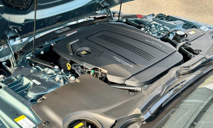 Jaguar F-Type 75 [Auto+ / João Brigato]