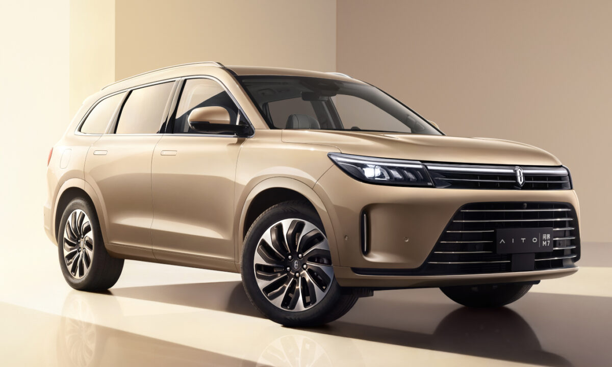 Seres Brasil - Imagem mostra Seres M7 na cor bege com fundo neutro