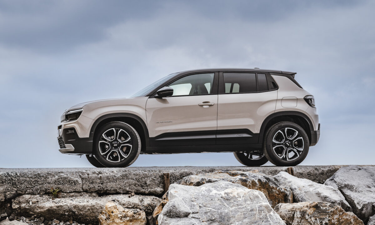 Jeep Avenger e-Hybrid [divulgação]