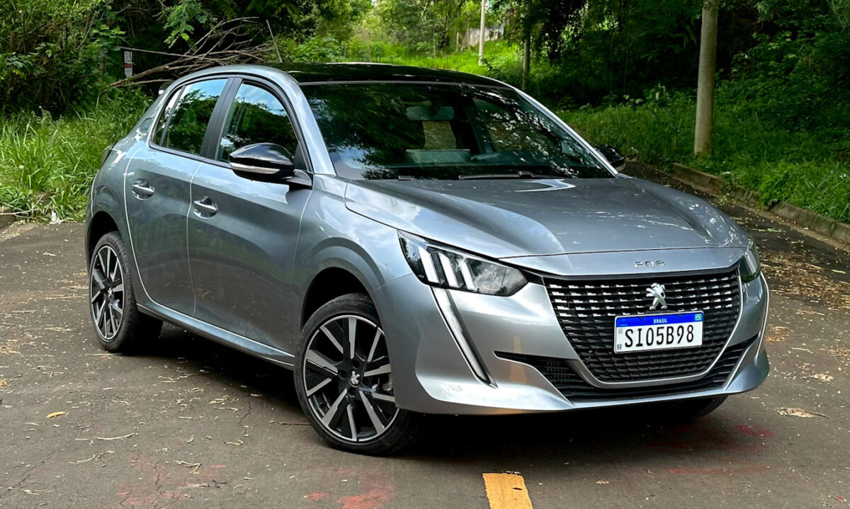 Peugeot 208 Style Turbo [Auto+ / João Brigato