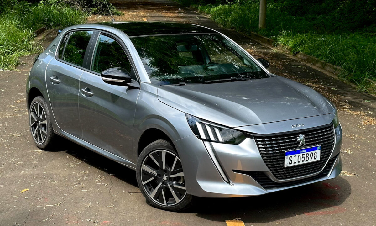 Peugeot 208 Style Turbo [Auto+ / João Brigato]