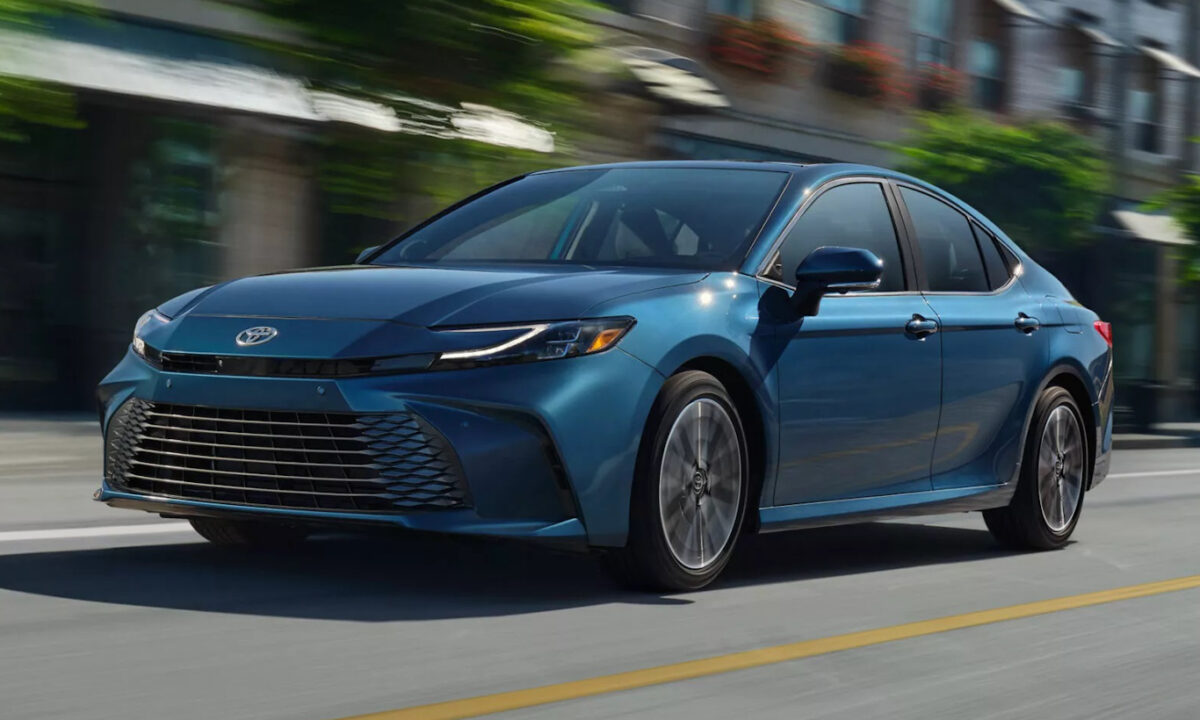 Toyota Camry 2025 [divulgação