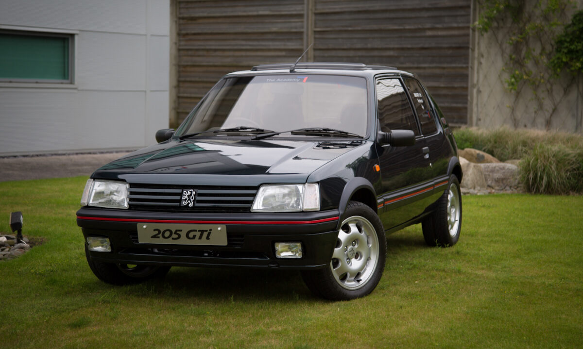 Peugeot 205 foi um dos modelos responsáveis por salvar a marca da falência