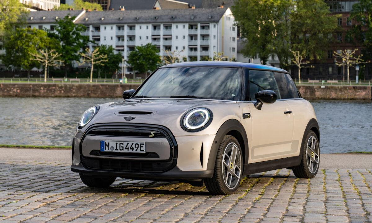 MINI Cooper S E [divulgação]