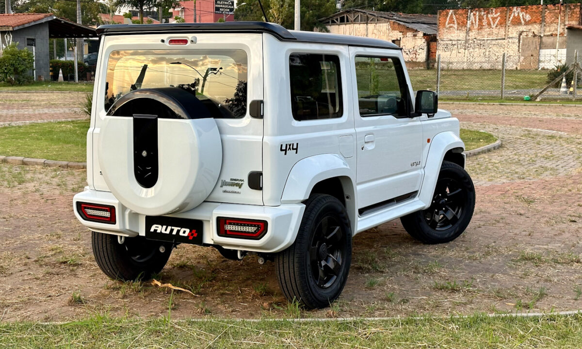 Suzuki Jimny Sierra 4Style [Auto+ / João Brigato]