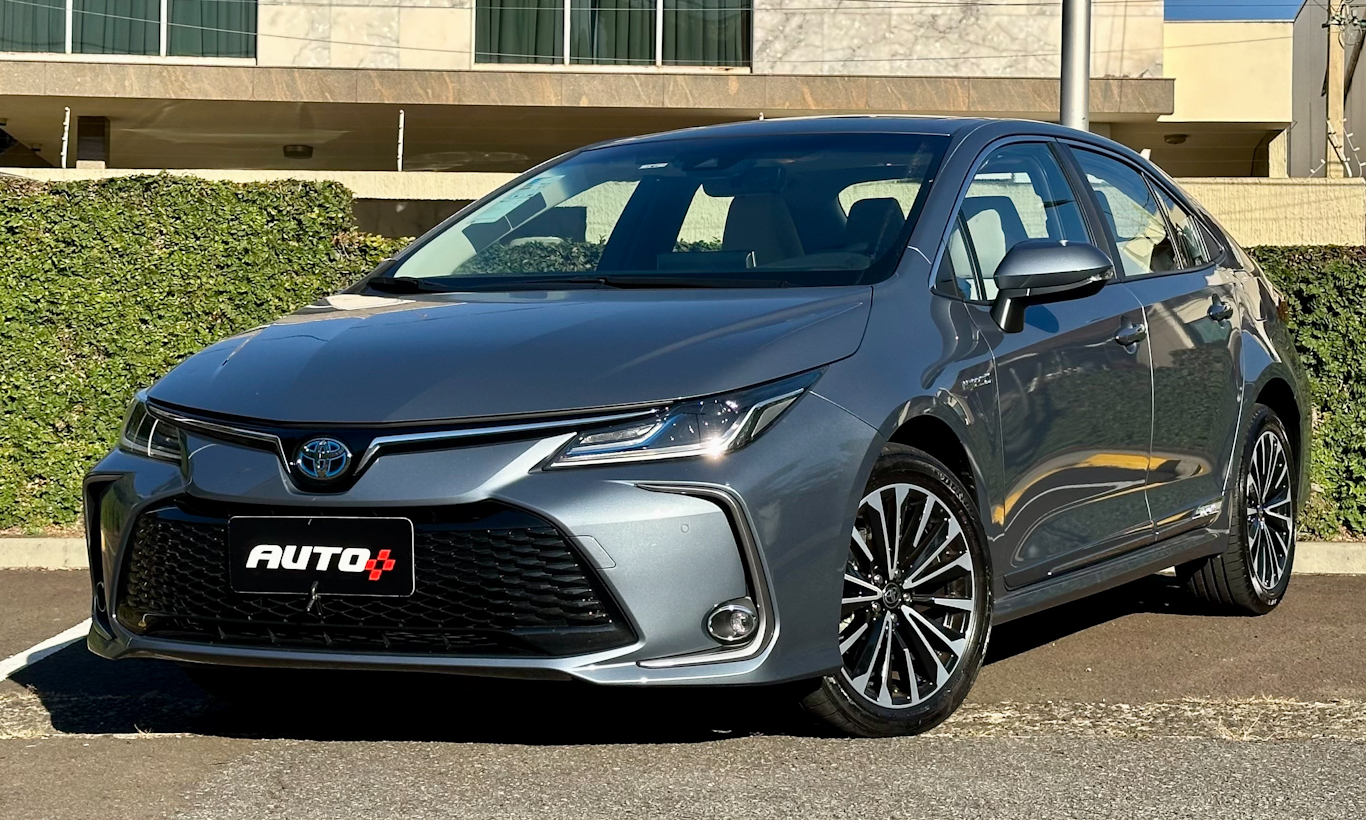 Toyota Corolla Altis Premium Hybrid [Auto+ / João Brigato]