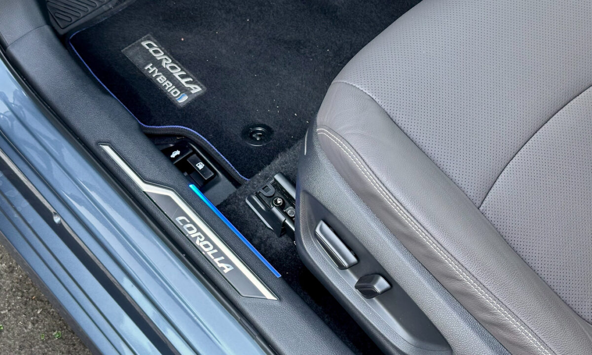 Imagem mostra nome da versão Altis Premium