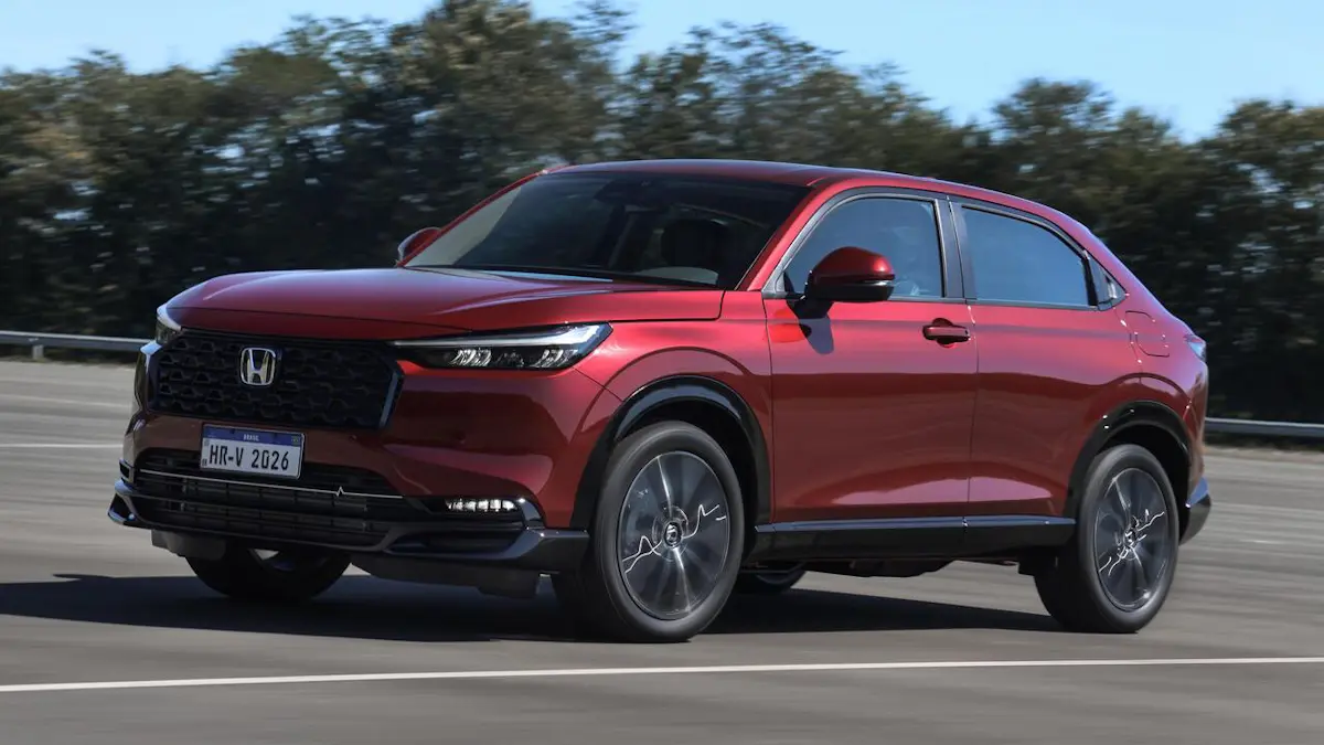 Honda HR-V Tourign 2025 vermelho de frente