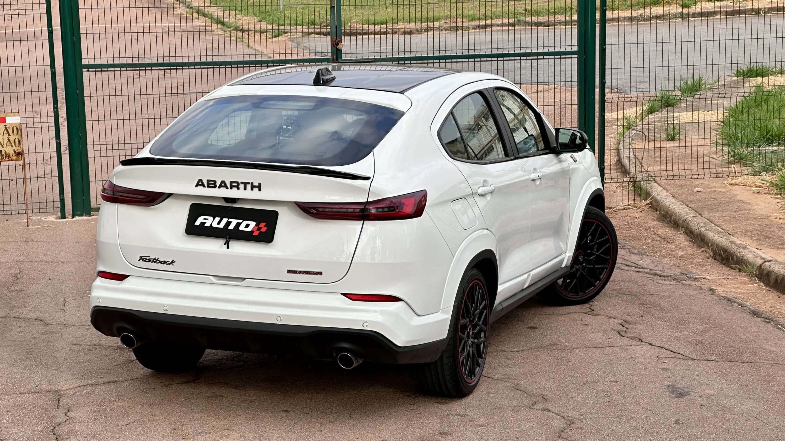 Fiat Fastback Abarth [Auto+ / João Brigato]