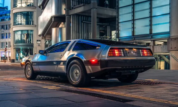 DeLorean DMC-12