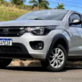 Fiat Mobi parado em foto de dianteira