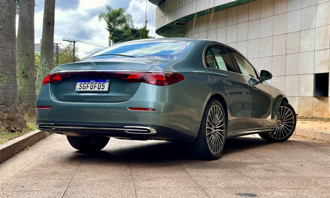 Mercedes-Benz Classe E-[Auto+ / João Brigato]