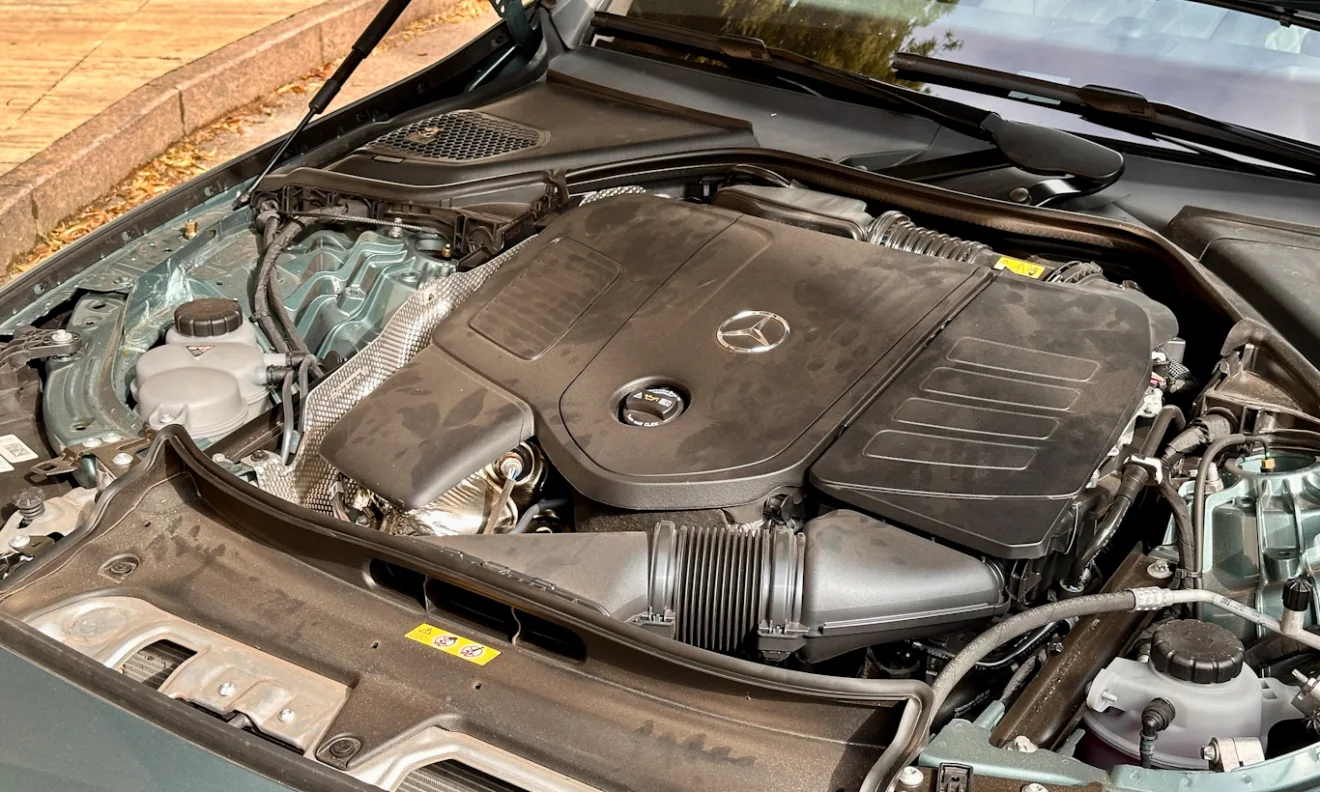 Mercedes-Benz Classe E-[Auto+ / João Brigato]