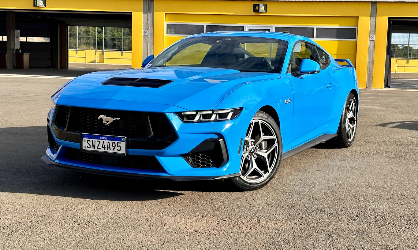 Ford Mustang GT [Auto+ / João Brigato]