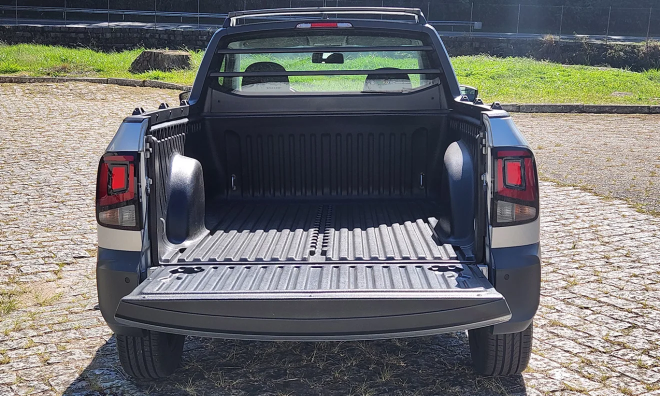 VW Saveiro Robust [Auto+/Leo Alves]