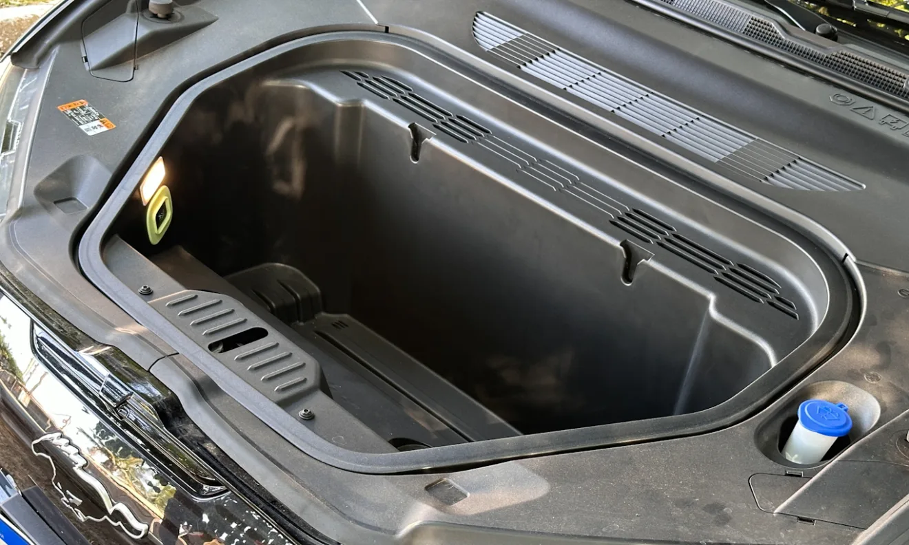Porta-malas dianteiro do Ford Mustang Mach-E