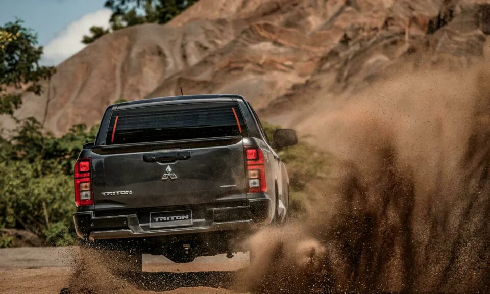 Mitsubishi L200 Triton Black Edition [divulgação]