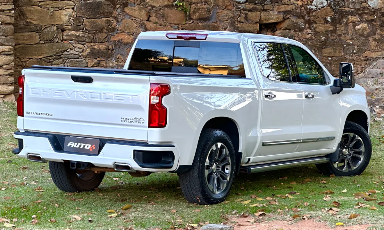 Chevrolet Silverado High Country [Auto+ / João Brigato]