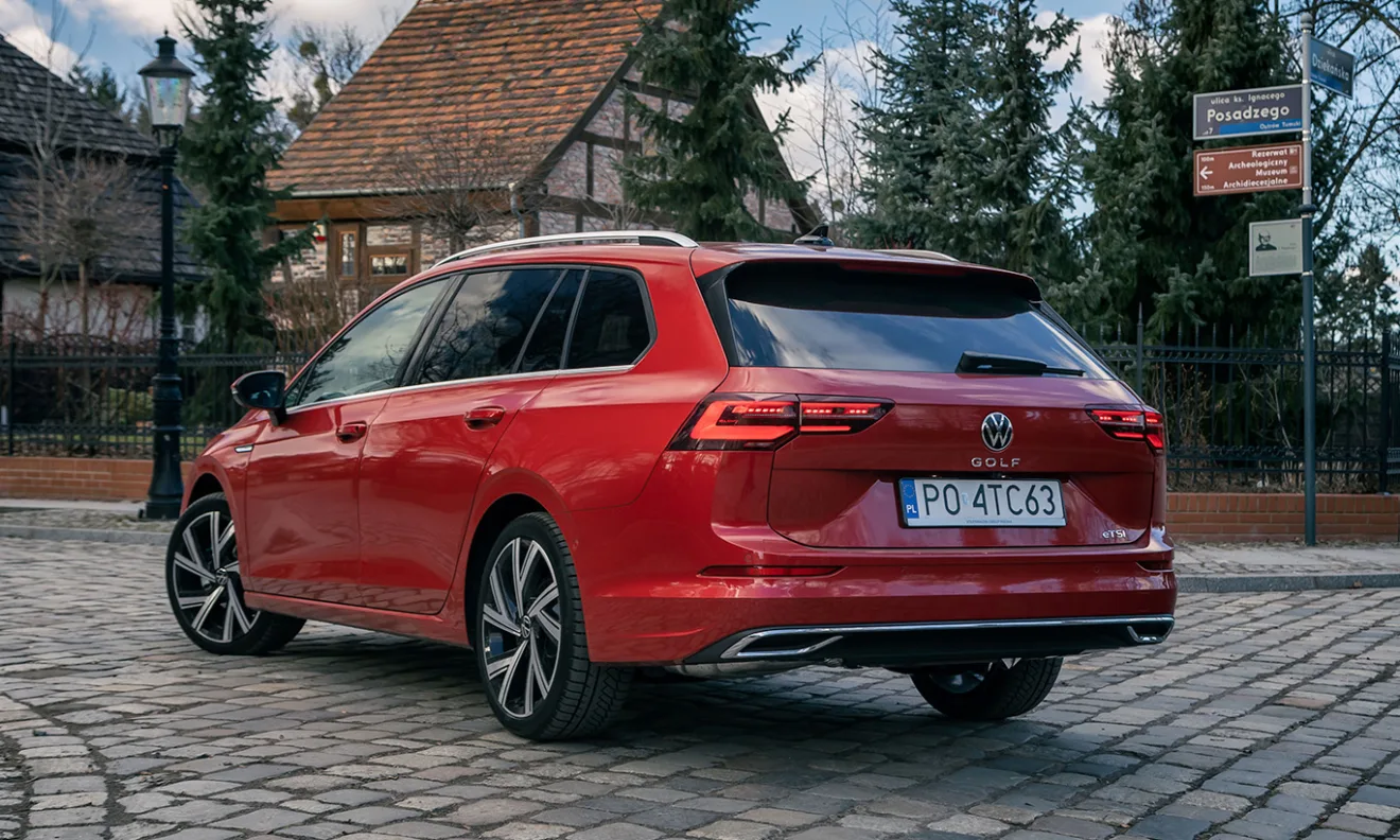 VW Golf Variant [divulgação]