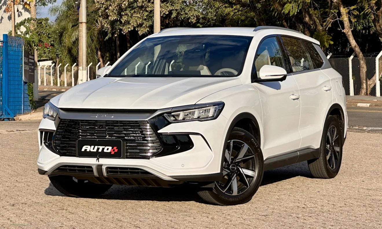 BYD Song Pro branco de frente