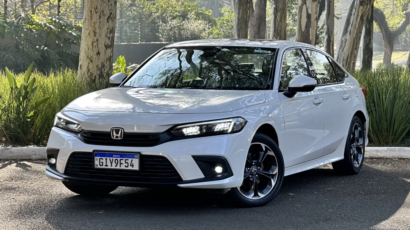 Honda Civic branco com uma floresta ao fundo - o que já sabemos da nova geração