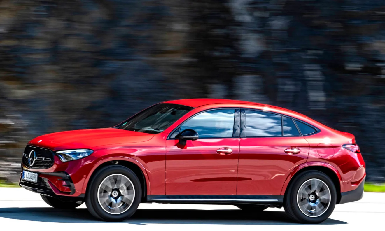 Mercedes-Benz GLC 300 AMG Line 2025 [divulgação]