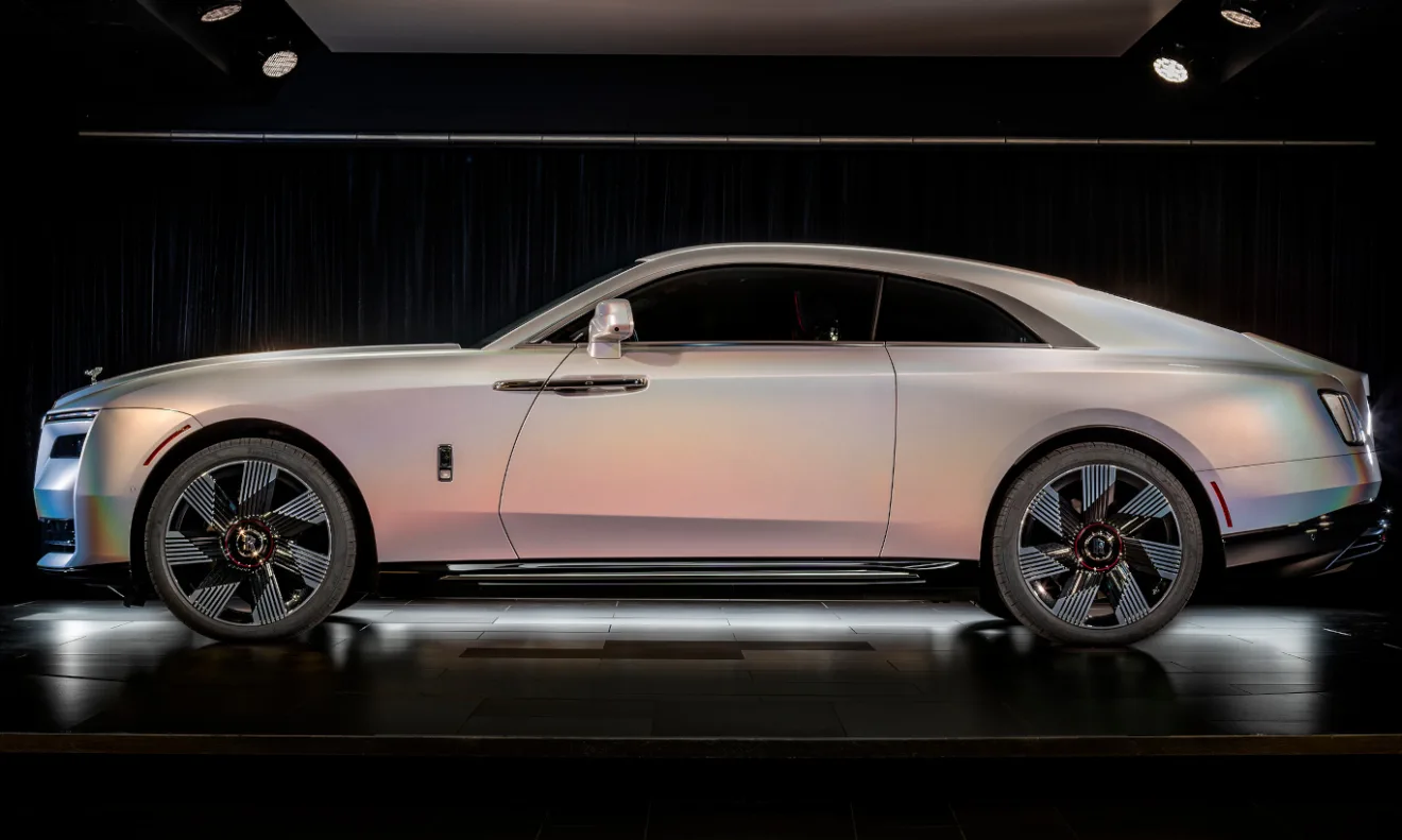 Rolls-Royce Spectre Lunaflair [divulgação]