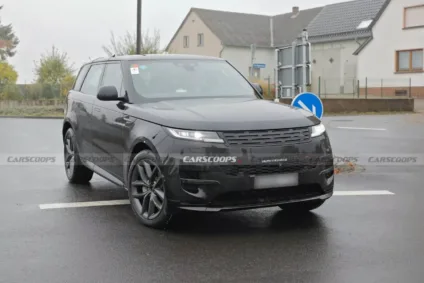 Land Rover Range Rover Sport elétrico preto visto de frente