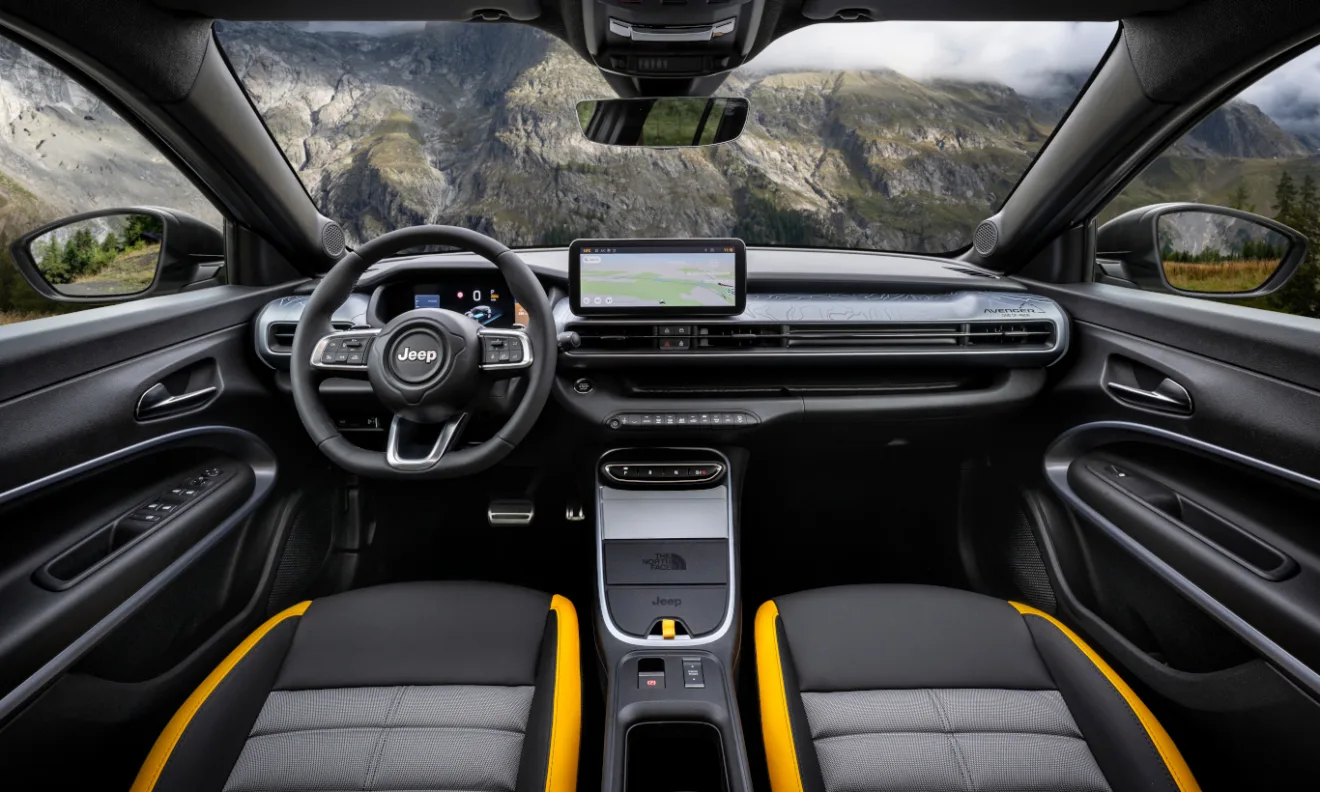 Interior da série limitada do Jeep Avenger, com detalhes em amarelo