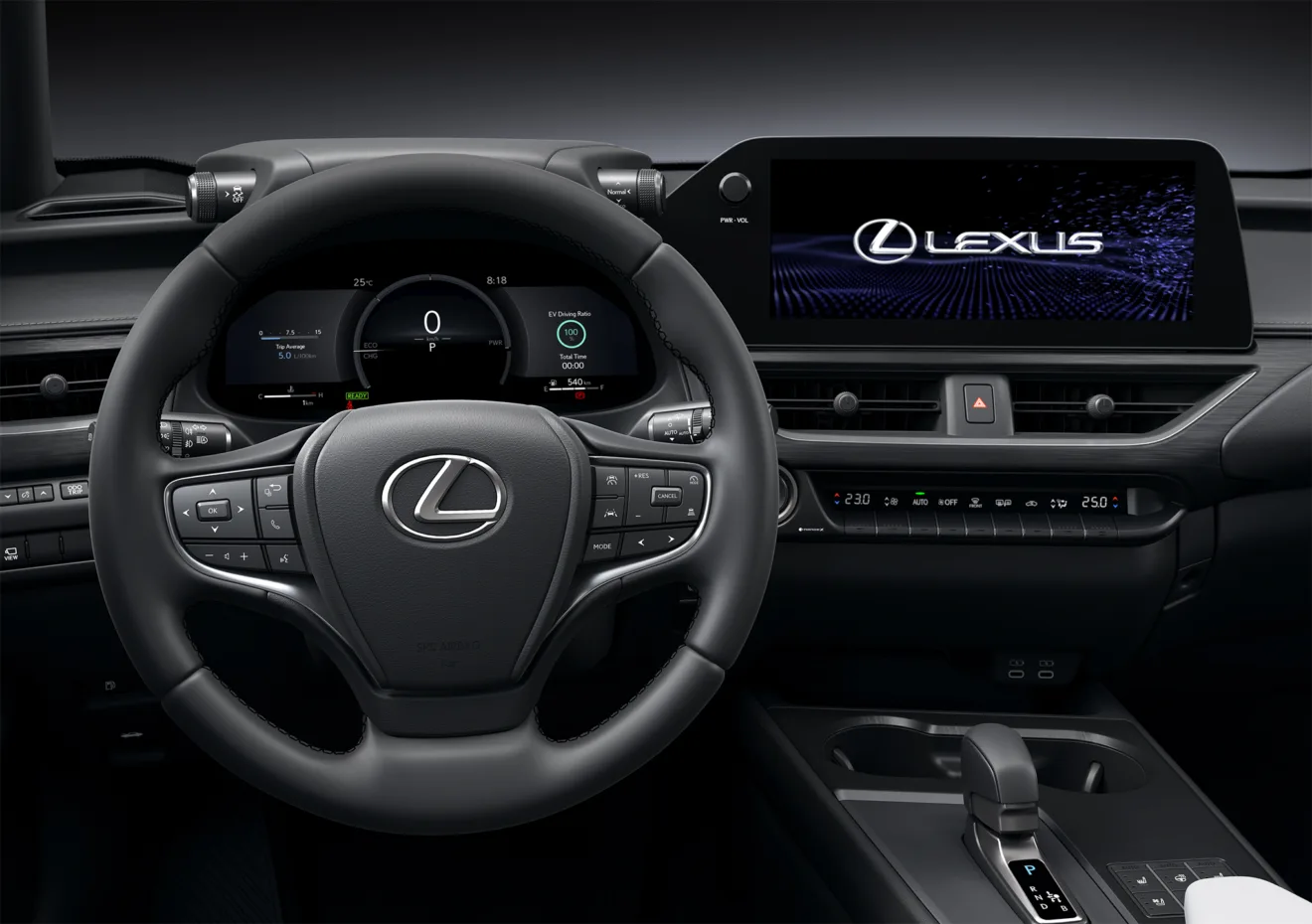 Interior do novo Lexus UX 300h com painel de instrumentos e central multimídia ligados