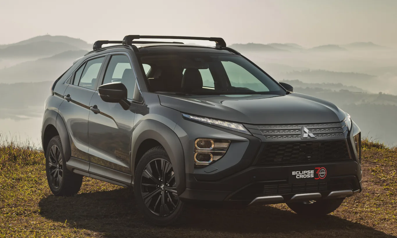 Mitsubishi Eclipse Cross Motorsports estacionado [divulgação]