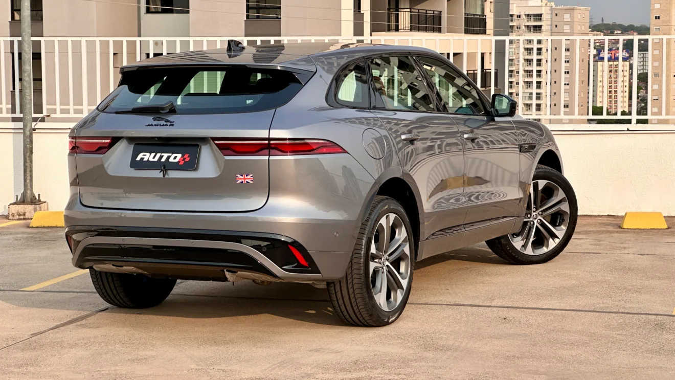 Jaguar F-Pace R-Dynamic SE [Auto+ / João Brigato]