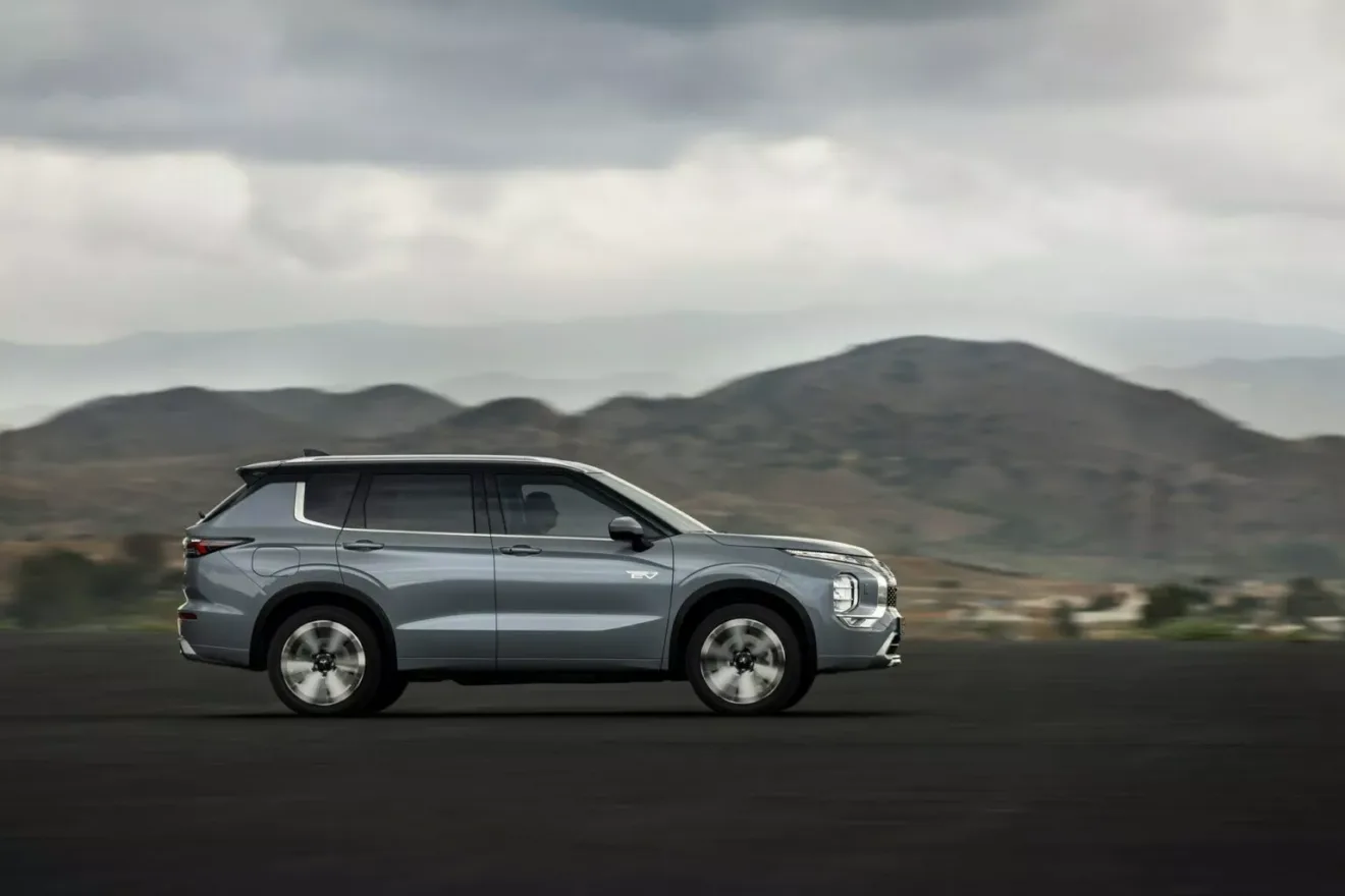 Mitsubishi Outlander PHEV 2025