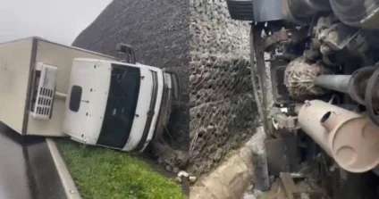 caminhão que tombou na Serra de Corupá em Santa Catarina