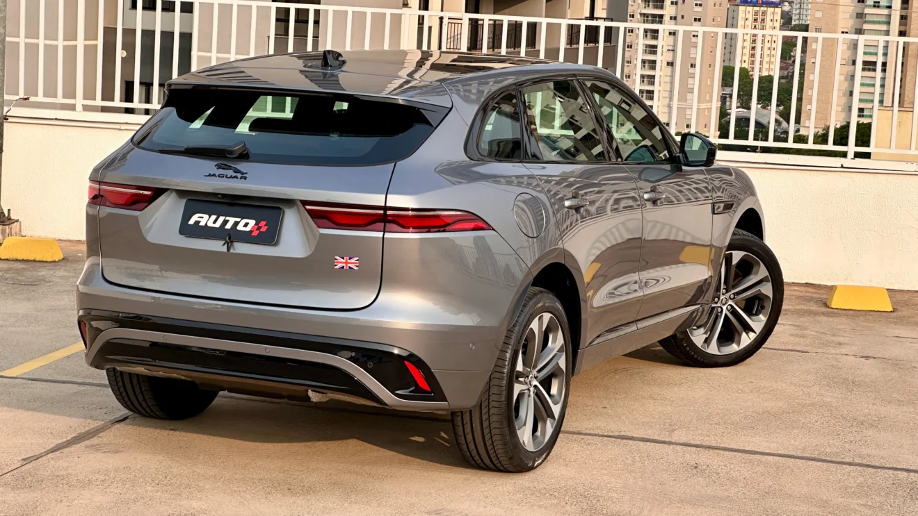 Jaguar F-Pace R-Dynamic SE [Auto+ / João Brigato]