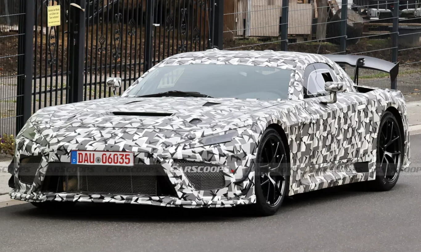 Lexus LFR flagrado em testes [reprodução/Carscoops]