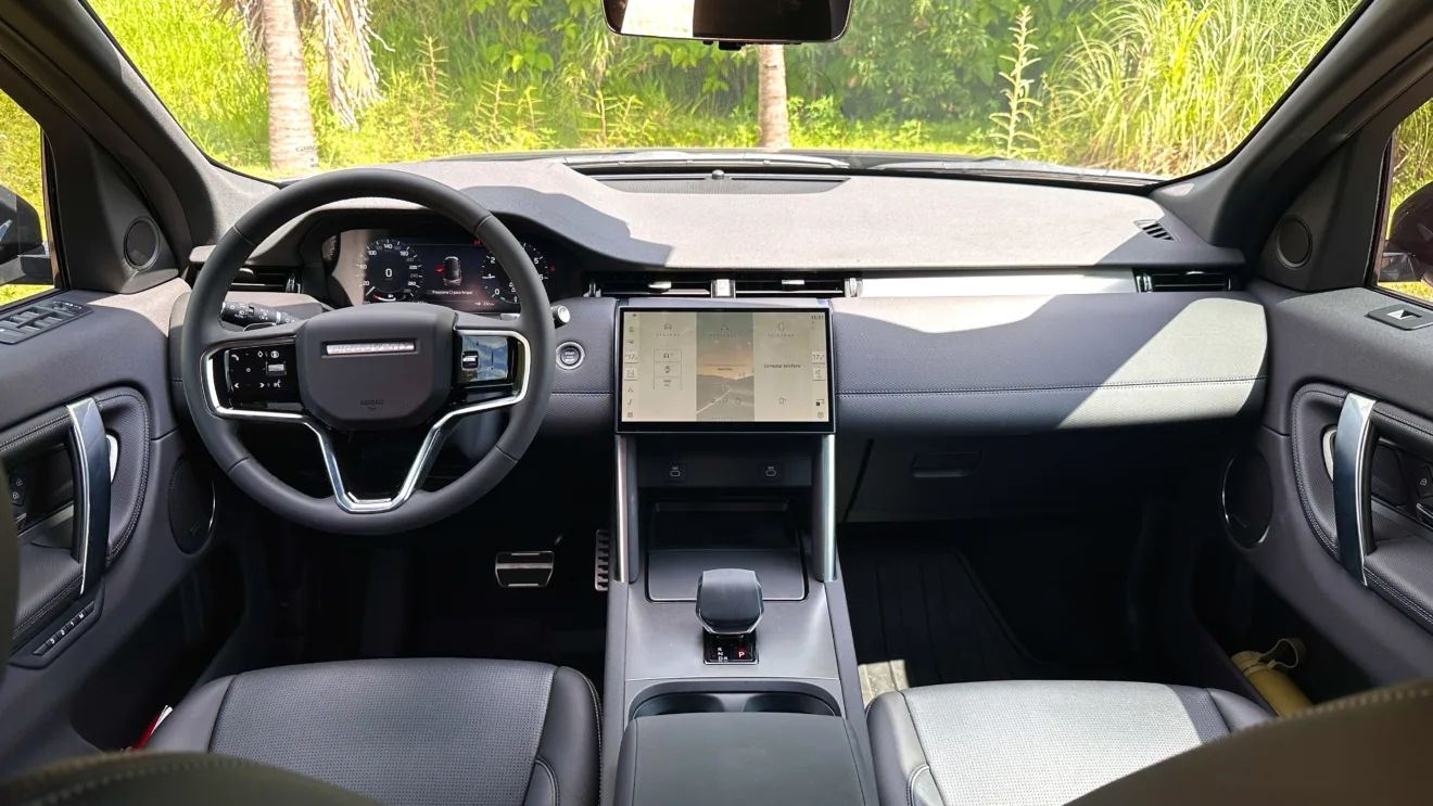 interior do Land Rover Discovery Sport SE Dynamic flex 