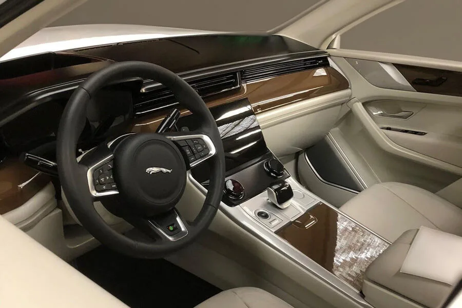 interior do Jaguar J-Pace descartado